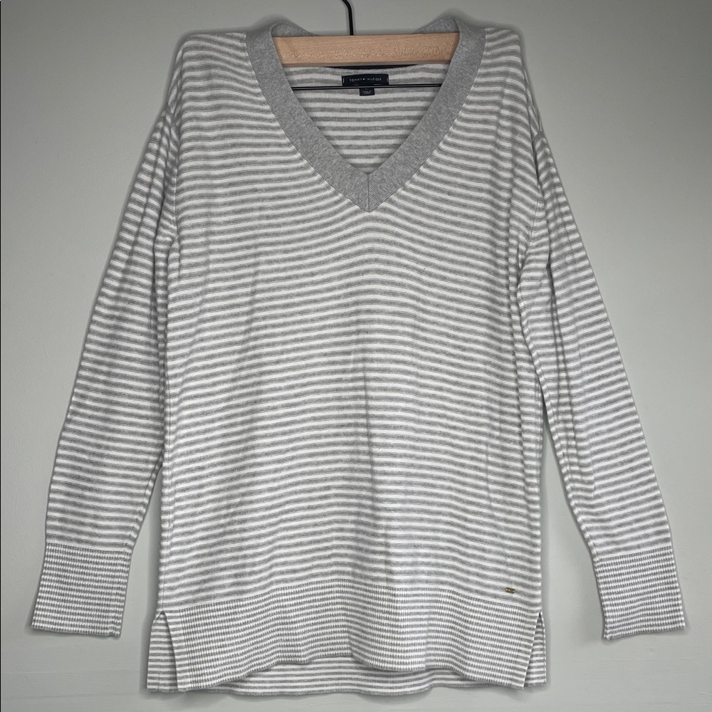Tommy Hilfiger  Light Gray and White V-Neck Sweater 100%Cotton